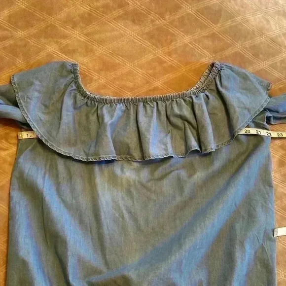 MICHAEL Michael Kohrs Chambray Denim Off Shoulder Ruffle Blouse Top Size Large. - Picture 7 of 13